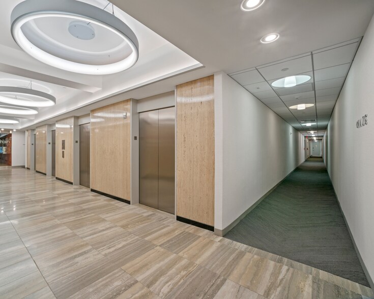More Photos Of 633 Third Ave, New York Office For Sale