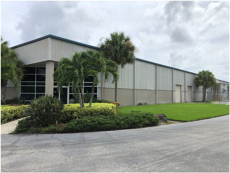 Primary Photo Of 1500 Independence Blvd, Sarasota Warehouse For Lease