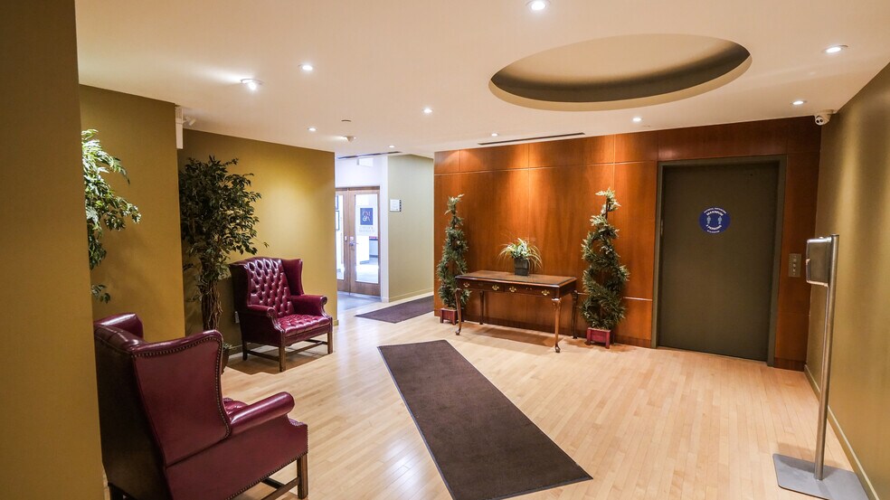 More Photos Of 465 Morden Rd, Oakville Medical For Lease