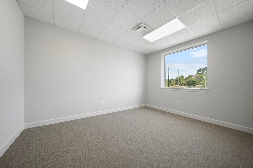 More Photos Of 855 Rockmead Dr, Kingwood Medical For Lease