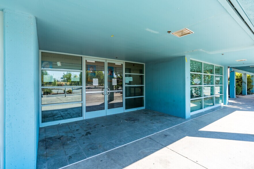 More Photos Of 9249 Folsom Blvd, Sacramento Religious Facility For Sale