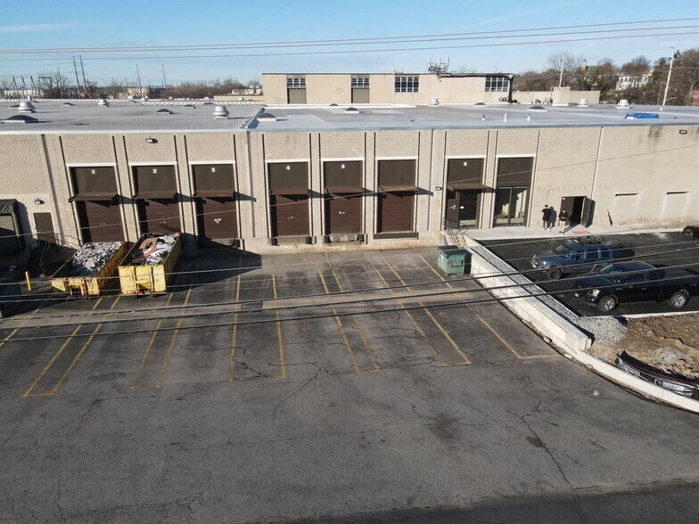 More Photos Of 65 Railroad Ave, Ridgefield Warehouse For Lease