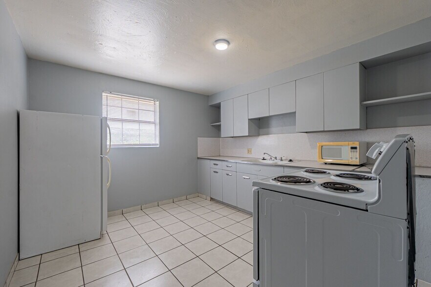 More Photos Of 3136 SW 59th St, Oklahoma City Apartments For Sale