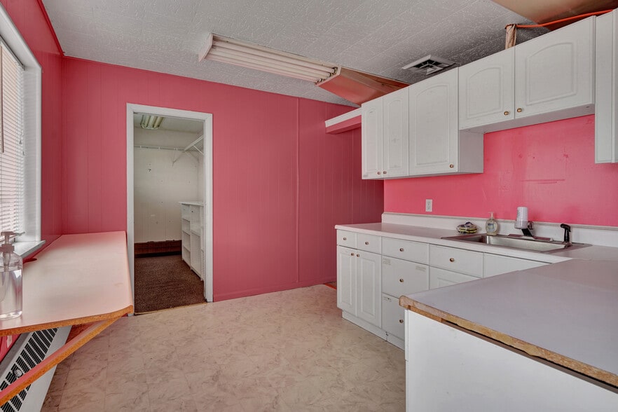More Photos Of 542 N Cedar St, Imlay City Medical For Sale