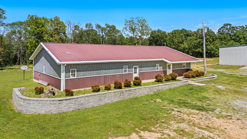 More Photos Of 23044 Honey Creek Rd, Sulphur Springs Distribution For Sale