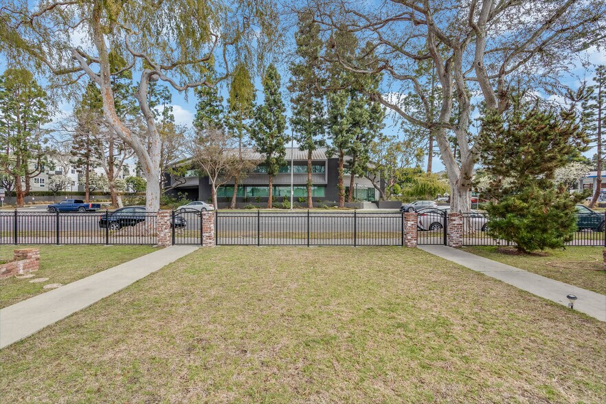 More Photos Of 5139 Overland Ave, Culver City Apartments For Sale