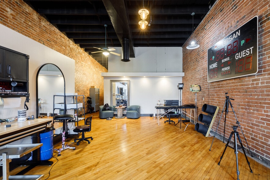 More Photos Of 1814 E Franklin St, Richmond Office Residential For Sale