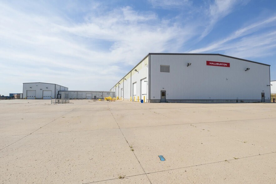 More Photos Of 420 22nd Ave NE, Williston Light Manufacturing For Lease