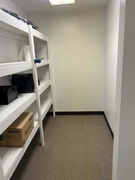 More Photos Of 685 Industrial Blvd, Delta Warehouse For Lease