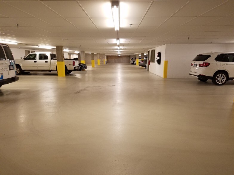 More Photos Of 1907 E Wayzata Blvd, Wayzata Office For Lease