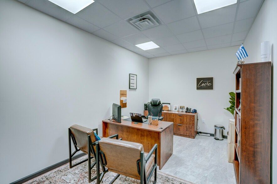 More Photos Of 300 Santa Fe Trl, Duncanville Freestanding For Sale