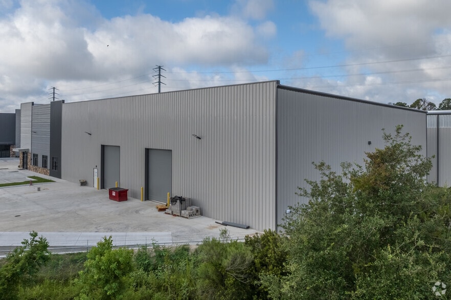 More Photos Of 11307 Boudreaux Rd, Tomball Warehouse For Lease