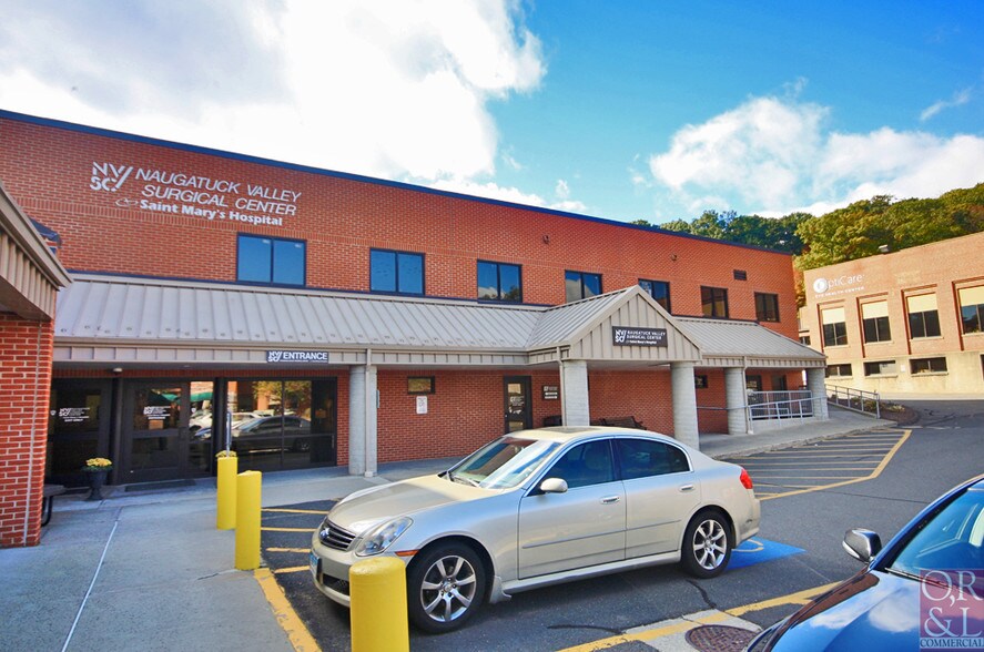 More Photos Of 160 Robbins St, Waterbury Medical For Lease