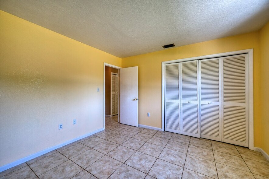 More Photos Of 25038 Harborview Rd, Port Charlotte Apartments For Sale
