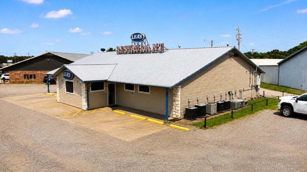 More Photos Of 701 N Crossroads, Leonard Restaurant For Sale