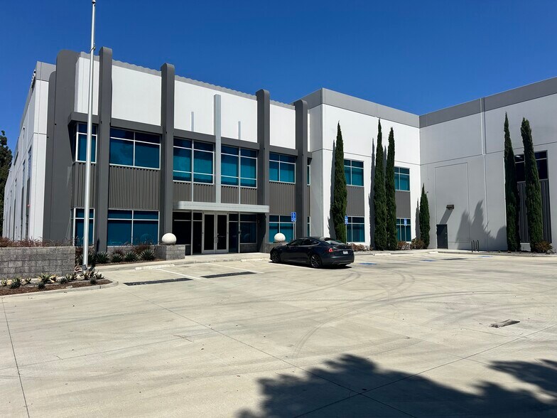 More Photos Of 5555 E Slauson Ave, Commerce Warehouse For Lease