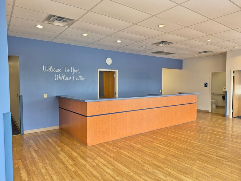 More Photos Of 942 Cherry St, Blanchester Unknown For Lease