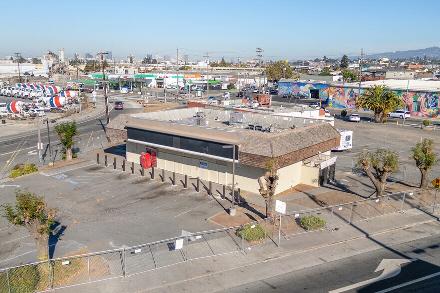 More Photos Of 324 23rd Ave, Oakland Convenience Store For Sale