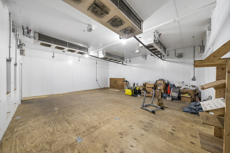 More Photos Of 2585 NW 21st Ter, Miami Warehouse For Lease