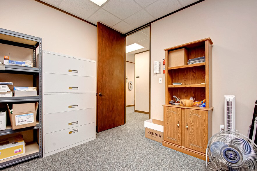 More Photos Of 7102 Glen Chase Ct, Houston Office For Sale