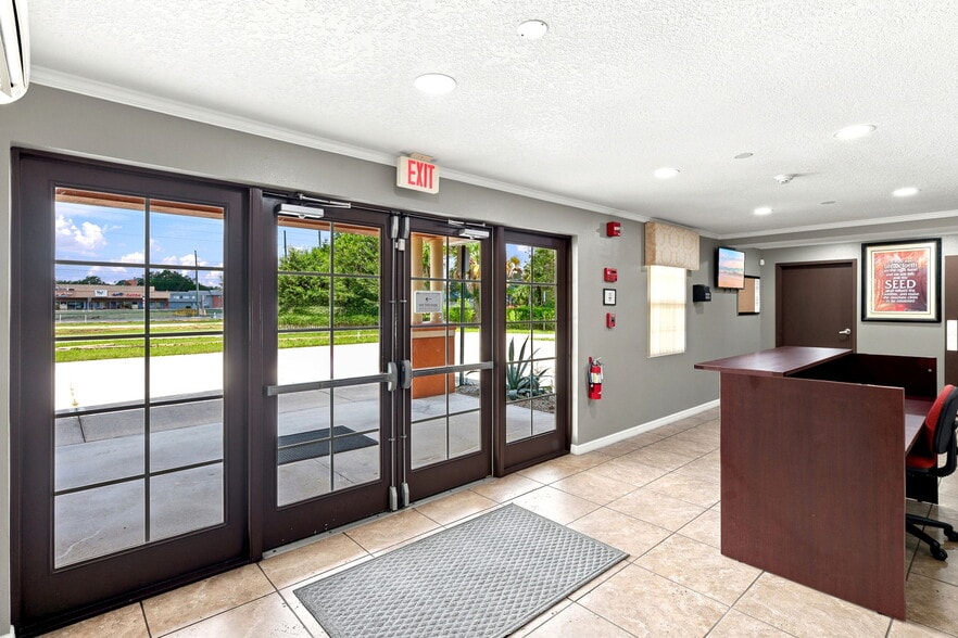 More Photos Of 3075 N Goldenrod Rd, Winter Park Religious Facility For Sale