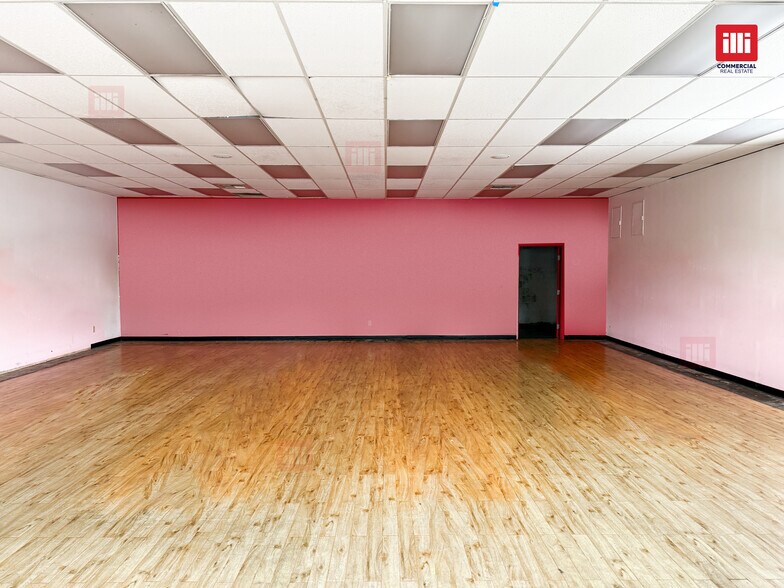 More Photos Of 16500-16530 Sherman Way, Van Nuys Unknown For Lease