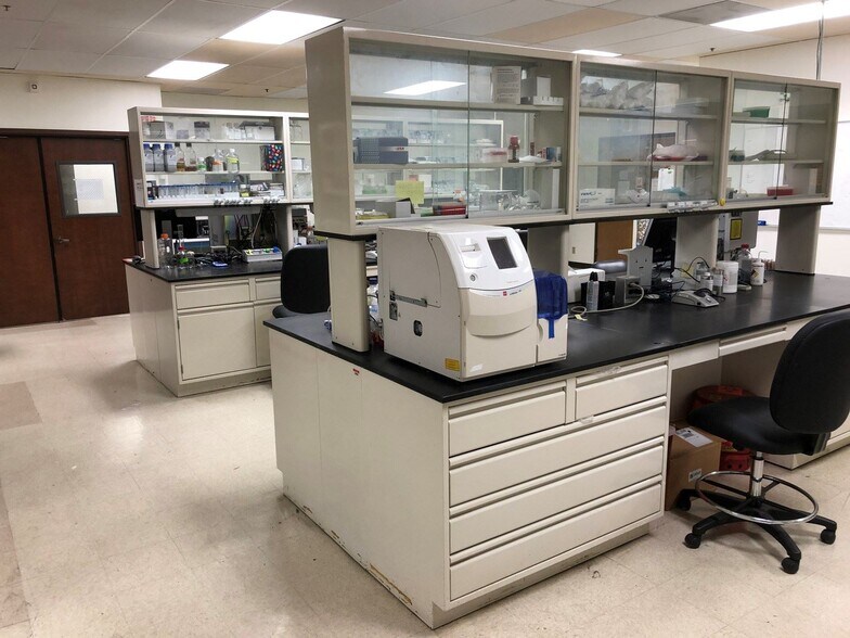 More Photos Of 1025 Terra Bella Ave, Mountain View Research And Development For Lease