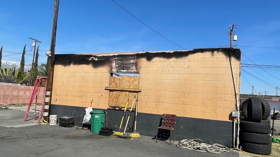 More Photos Of 1060 E 6th St, Beaumont Auto Repair For Sale