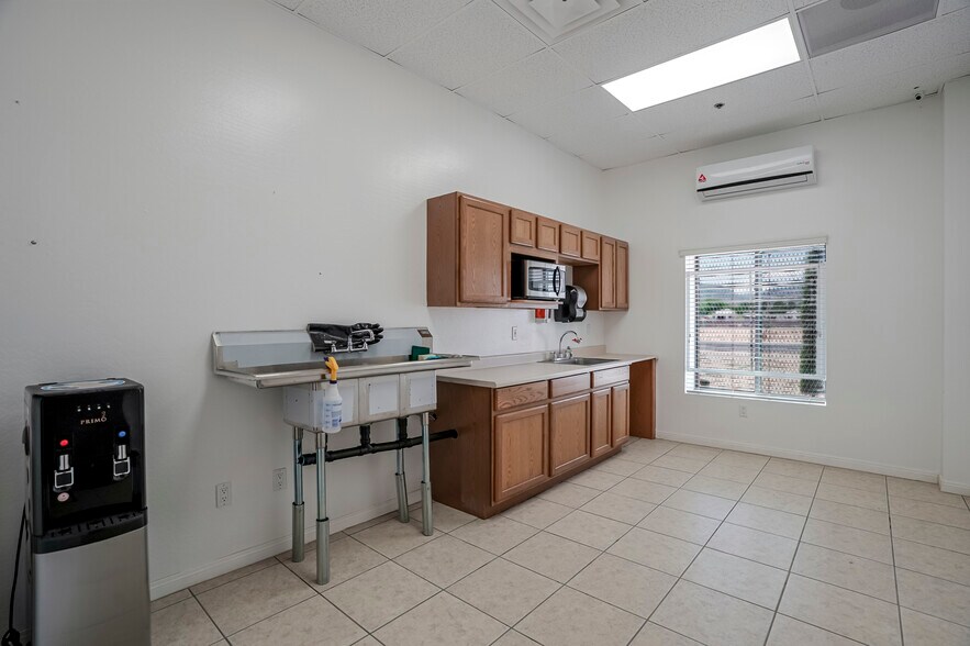 More Photos Of 1581 Boyles Way, Camp Verde Manufacturing For Sale