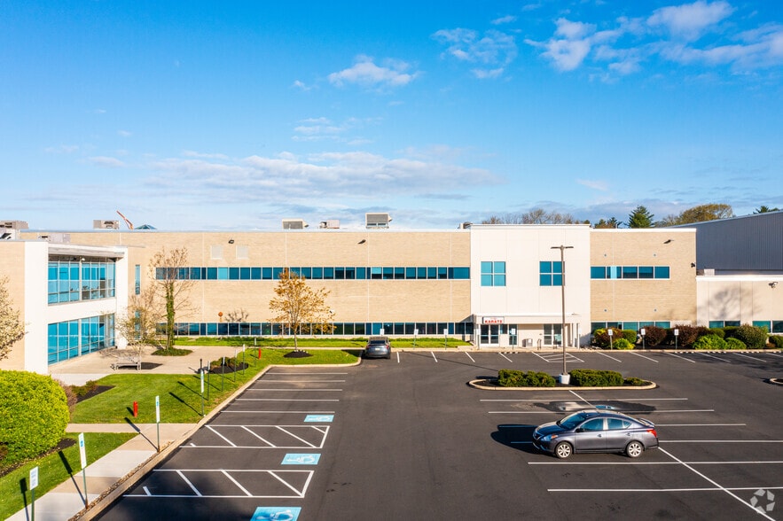 More Photos Of 330-339 S Warminster Rd, Hatboro Warehouse For Lease