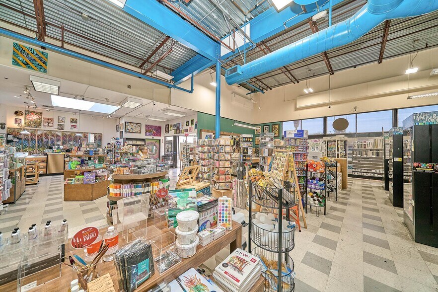 More Photos Of 7301 Beverly Blvd, Los Angeles Storefront For Lease