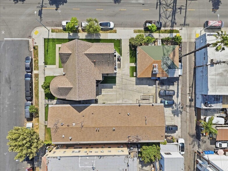 More Photos Of 117 N St Louis St, Los Angeles Multifamily For Sale