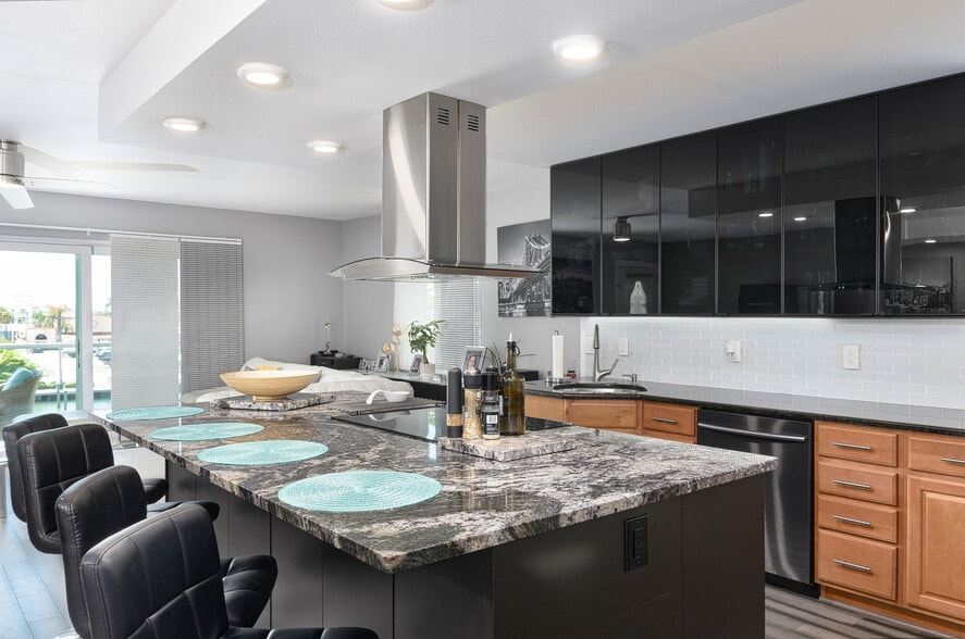 More Photos Of 125 110th Ave, Treasure Island Apartments For Sale