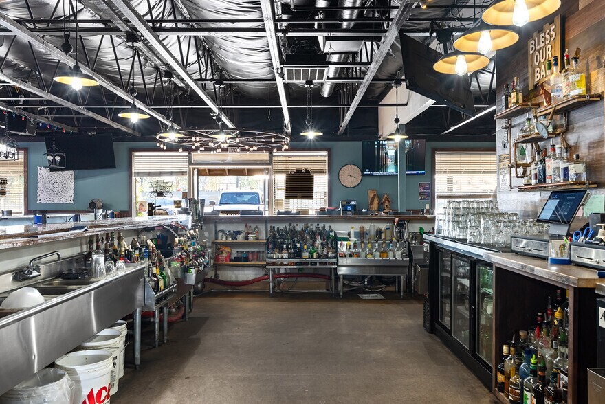 More Photos Of 7126 Skyway, Paradise Storefront Retail Office For Sale