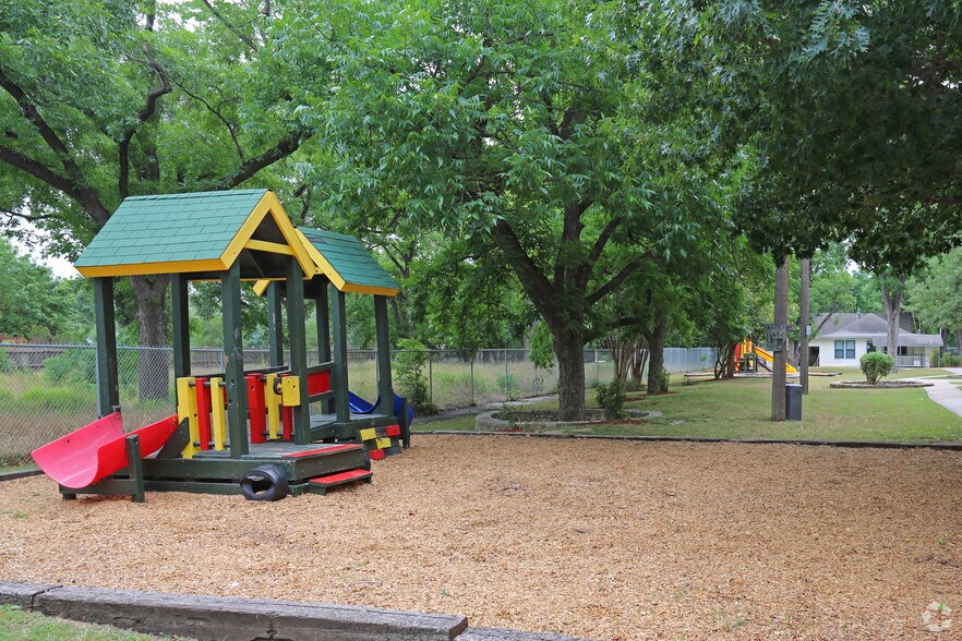 More Photos Of 737 W Mayfield Blvd, San Antonio Apartments For Sale