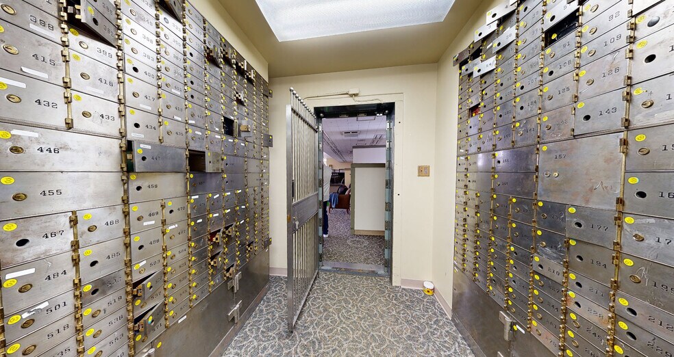 More Photos Of 320 A St, Idaho Falls Bank For Sale