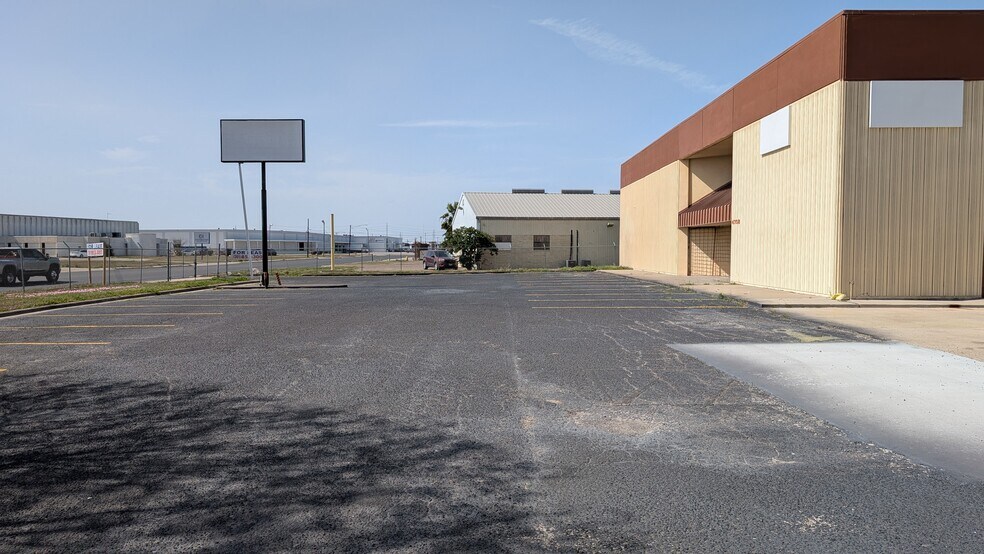 More Photos Of 4702 Baldwin Blvd, Corpus Christi Warehouse For Lease