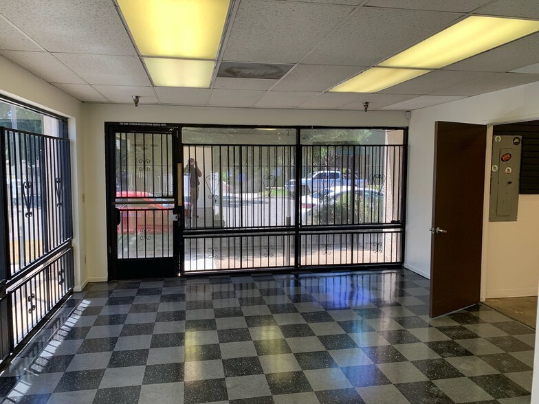 More Photos Of 1330 N Hulbert Ave, Fresno Warehouse For Lease