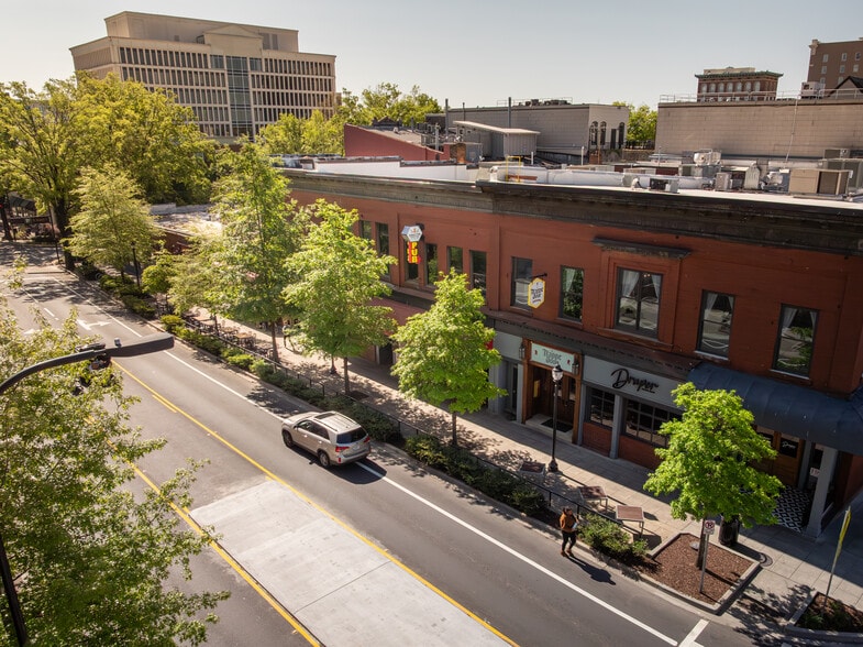 More Photos Of 15 W Washington St, Greenville Restaurant For Lease