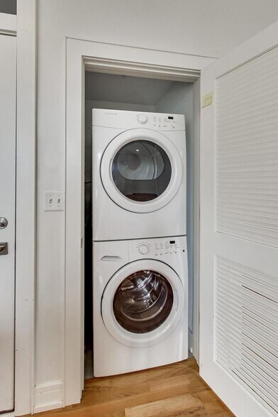 More Photos Of 1157 W 18th St, Chicago Apartments For Sale