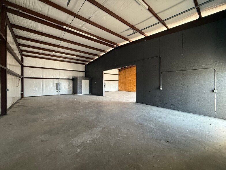 More Photos Of 2653 Blue Mound Rd W, Haslet Warehouse For Lease