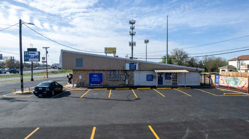 More Photos Of 4407 I-35 Fwy, San Antonio Unknown For Lease