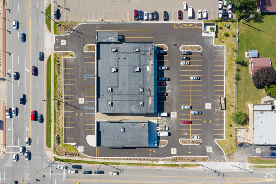More Photos Of 110-132 Ann Arbor Rd W, Plymouth Freestanding For Lease