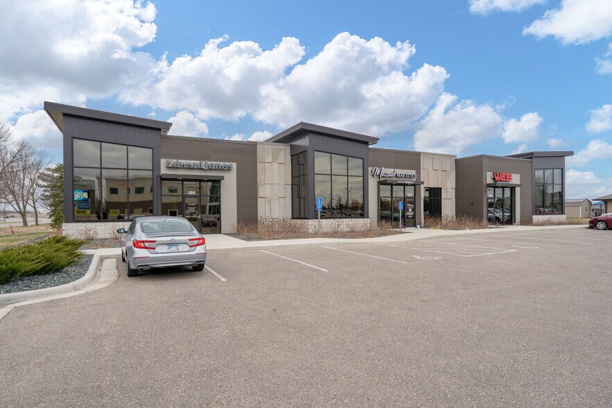 More Photos Of 320 Saint Andrews Dr, Mankato Office For Sale