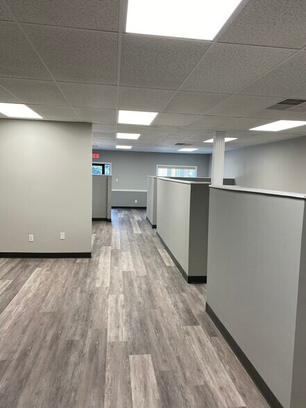 More Photos Of 10805 Kingston Pike, Knoxville Office For Lease