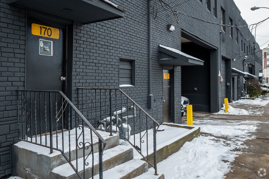 More Photos Of 180 W Westfield Ave, Roselle Park Warehouse For Lease