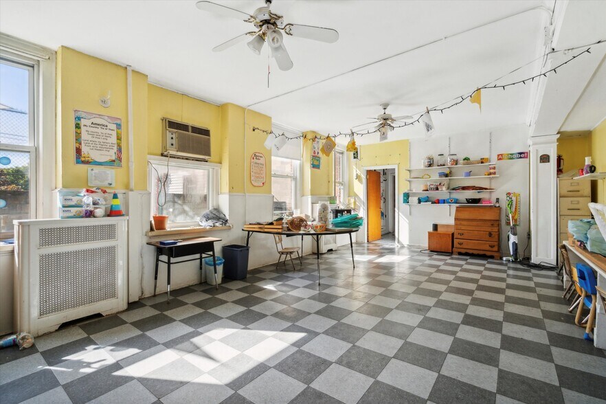 More Photos Of 1601 S 13th St, Philadelphia Specialty For Sale