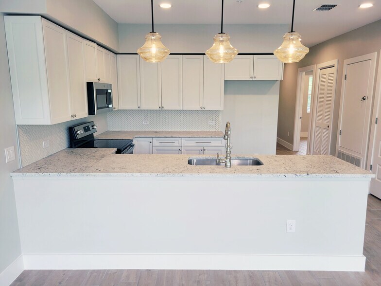 More Photos Of 640 E Mather St, New Braunfels Apartments For Sale