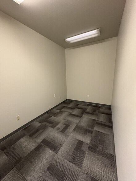 More Photos Of 109A S Scott St, Spokane Flex For Lease