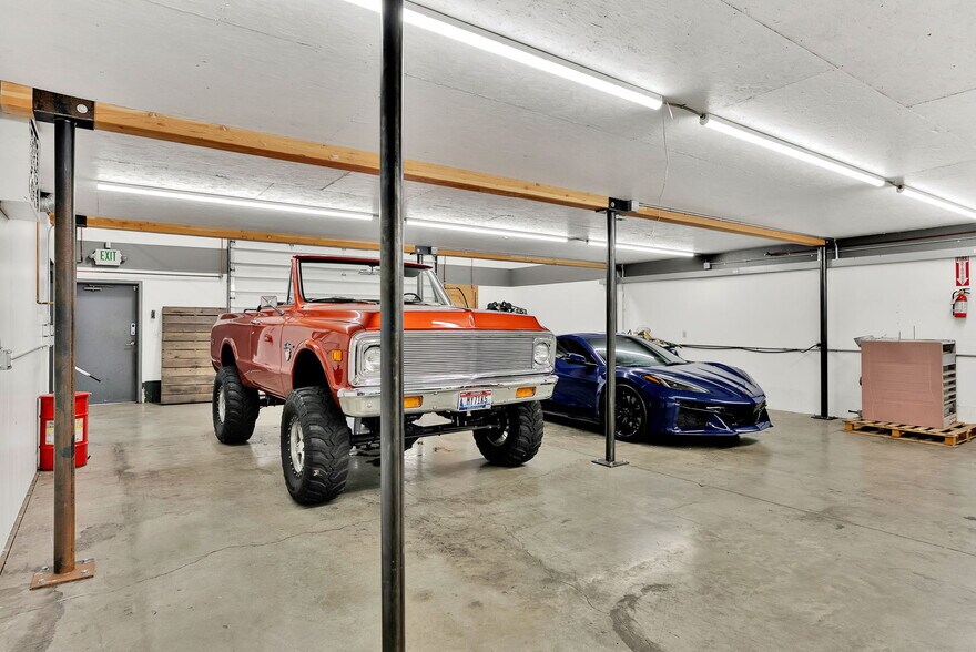 More Photos Of 11445 N Reed Rd, Hayden Warehouse For Lease